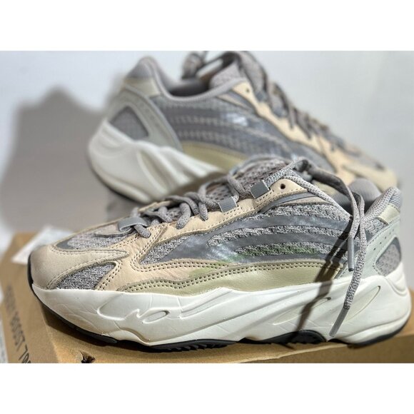 Adidas Yeezy Boost 700 V2 Cream Size 7 - Picture 6 of 16